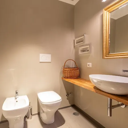 Spanish Steps Deluxe Apartment