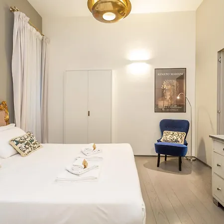 Spanish Steps Deluxe Apartment *