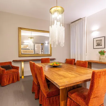 Spanish Steps Deluxe Apartment *