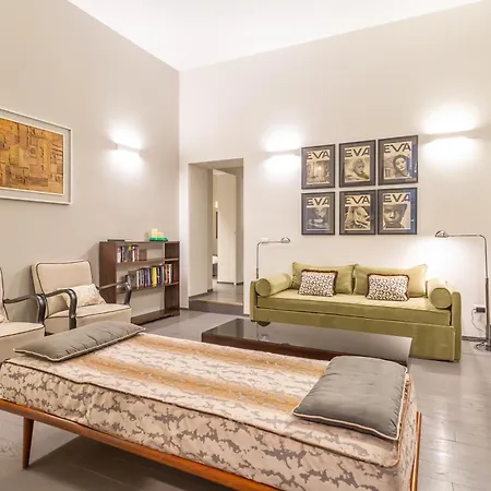 Spanish Steps Deluxe Apartment